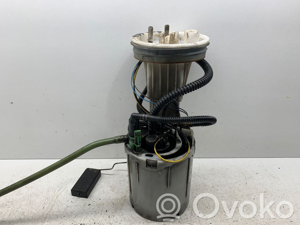 Audi A4 S4 B7 8E 8H Bomba interna de combustible 