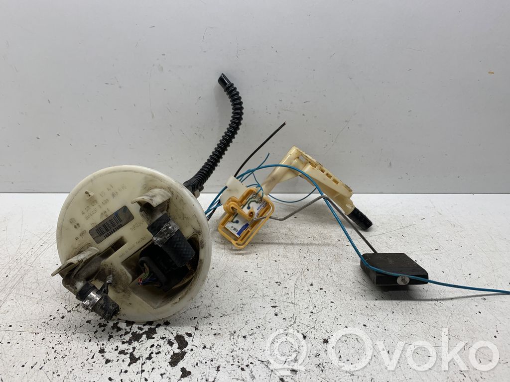 Mercedes-Benz E W211 Fuel level sensor 