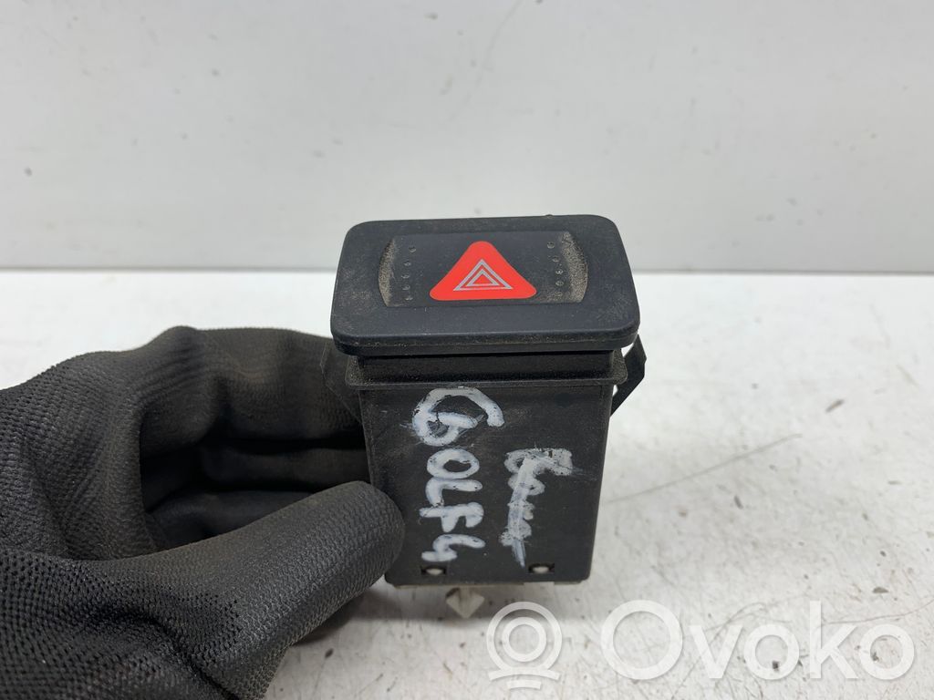 Volkswagen Golf IV Przycisk świateł awaryjnych 