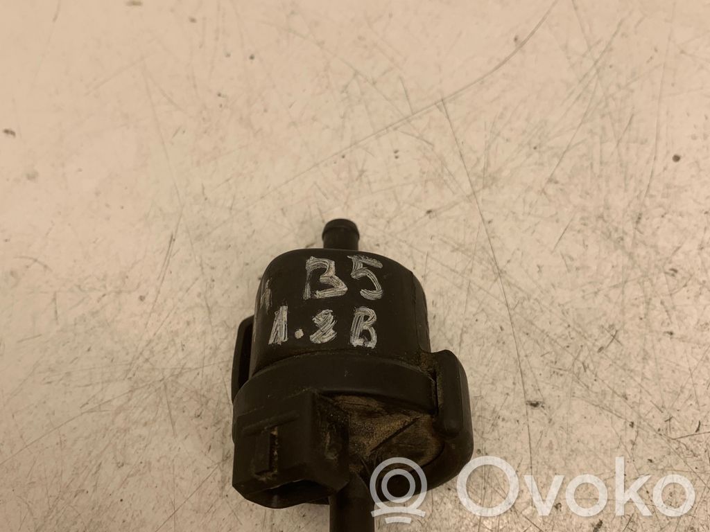 Audi A4 S4 B5 8D Válvula de vacío (Usadas) 