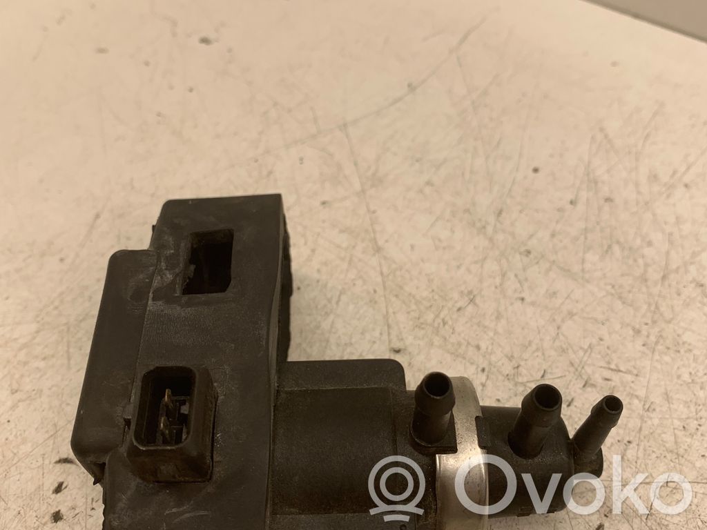 Audi A6 S6 C5 4B Electrovanne Soupape de Sûreté / Dépression 