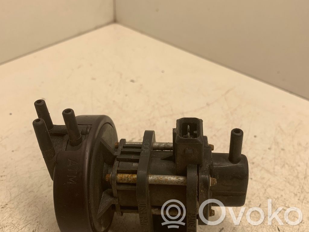 Audi 100 S4 C4 Válvula de vacío 