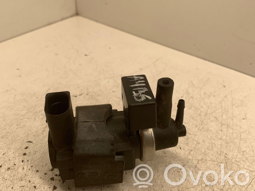 Audi A4 S4 B6 8E 8H Vakuuminis vožtuvas 