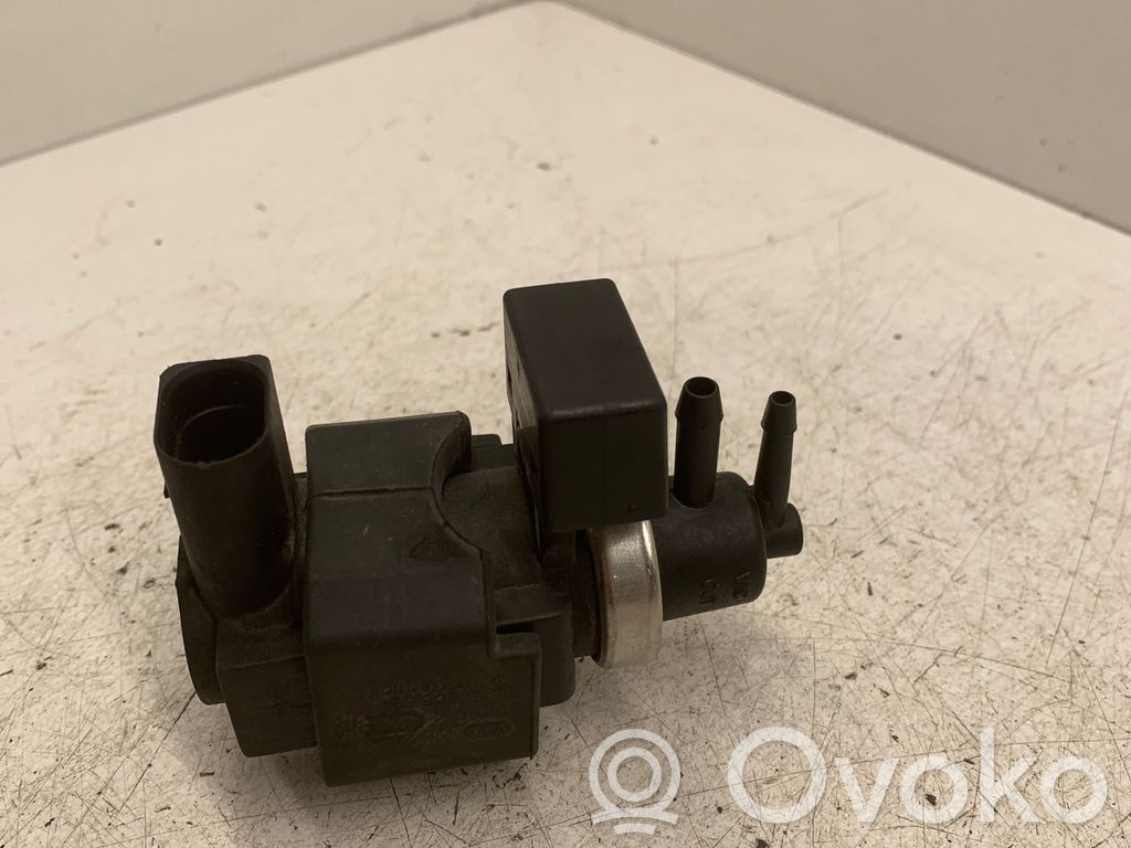 Audi A4 S4 B7 8E 8H Vakuuminis vožtuvas 