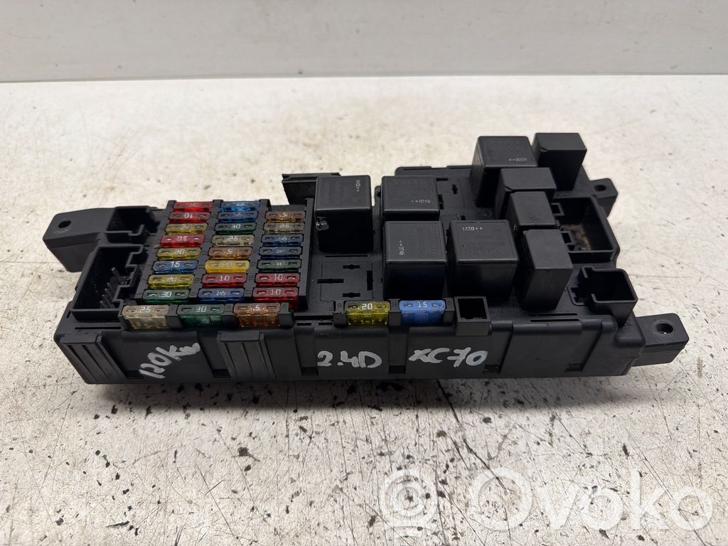 Volvo XC70 Fuse module 