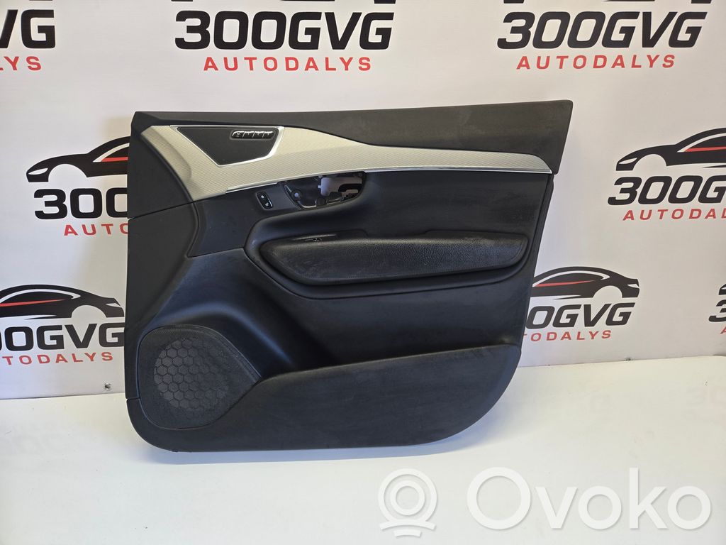 Volvo XC90 Front door card panel trim 