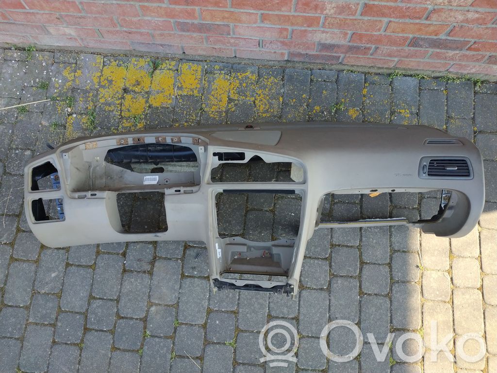 Volvo V70 Panelis 