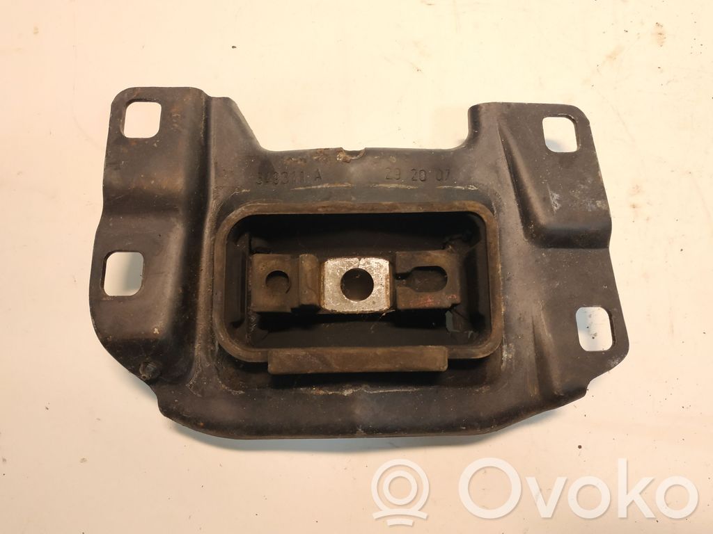 Volvo V50 Engine mount bracket 