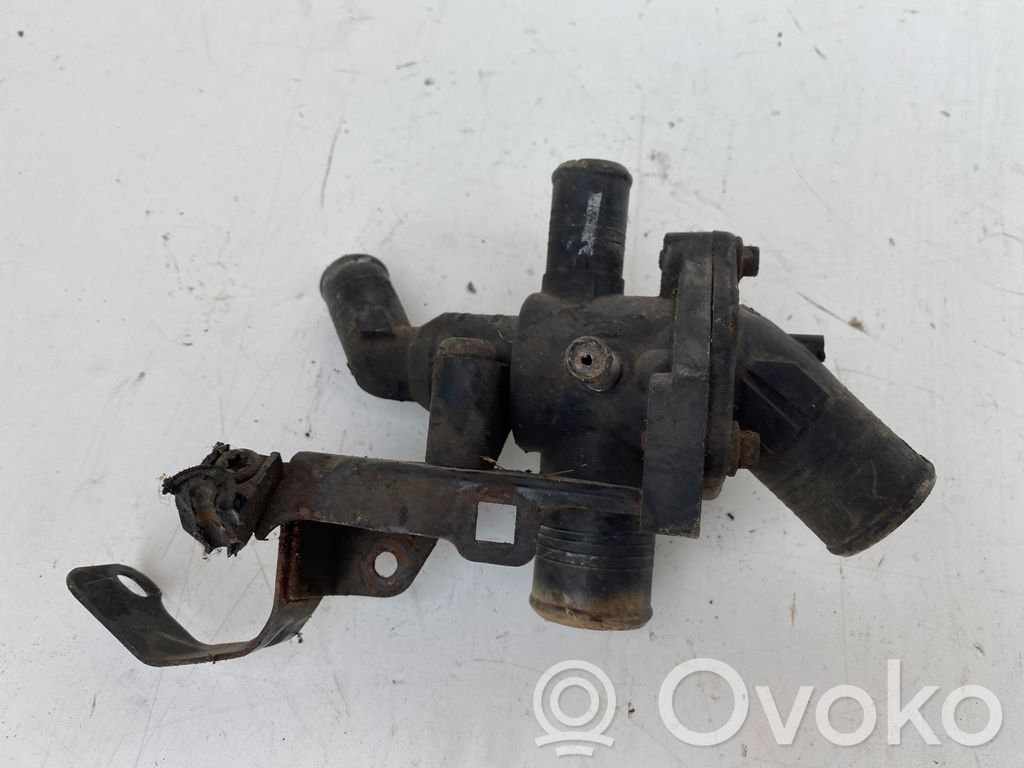 Termostaatin kotelo   YC1Q8A586AE