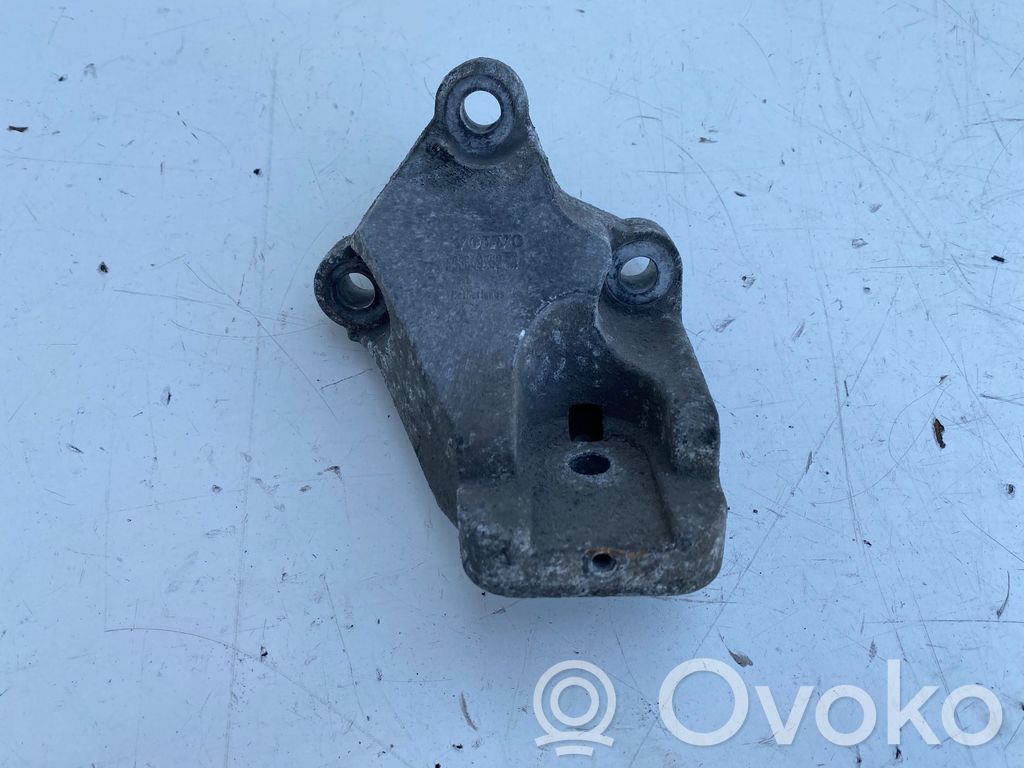 Engine mount bracket   08649262