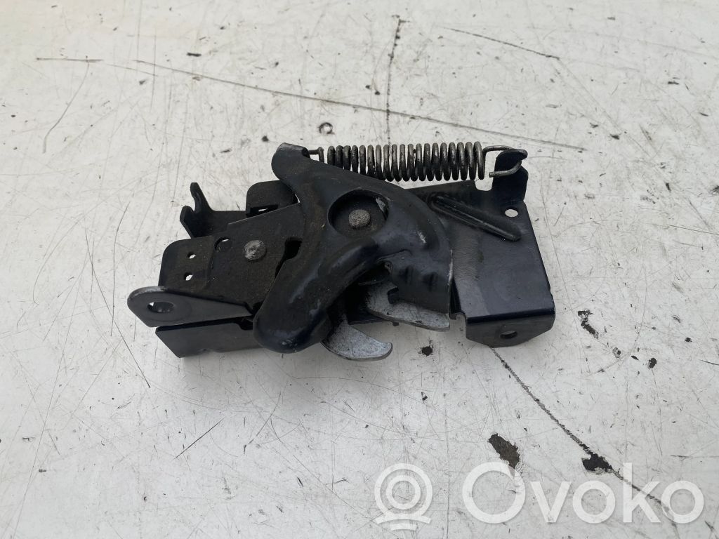 BMW 3 F30 F35 F31 Dzinēja pārsega slēdzene 