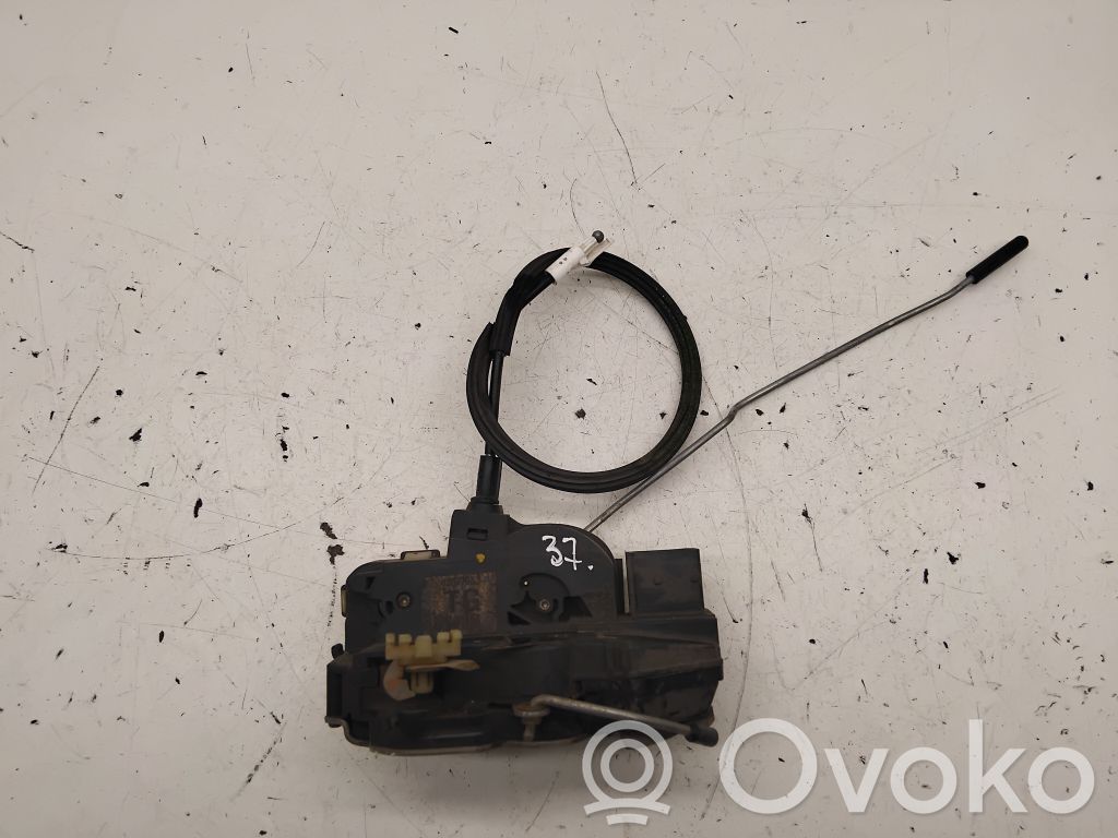 Opel Insignia A Front door lock 