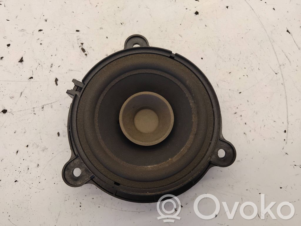 Renault Clio IV Rear door speaker 