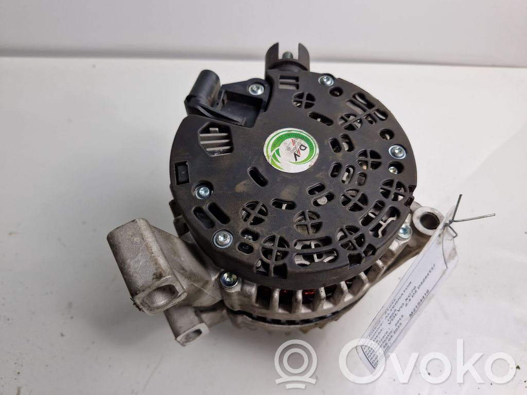 Volkswagen PASSAT B6 Alternator 