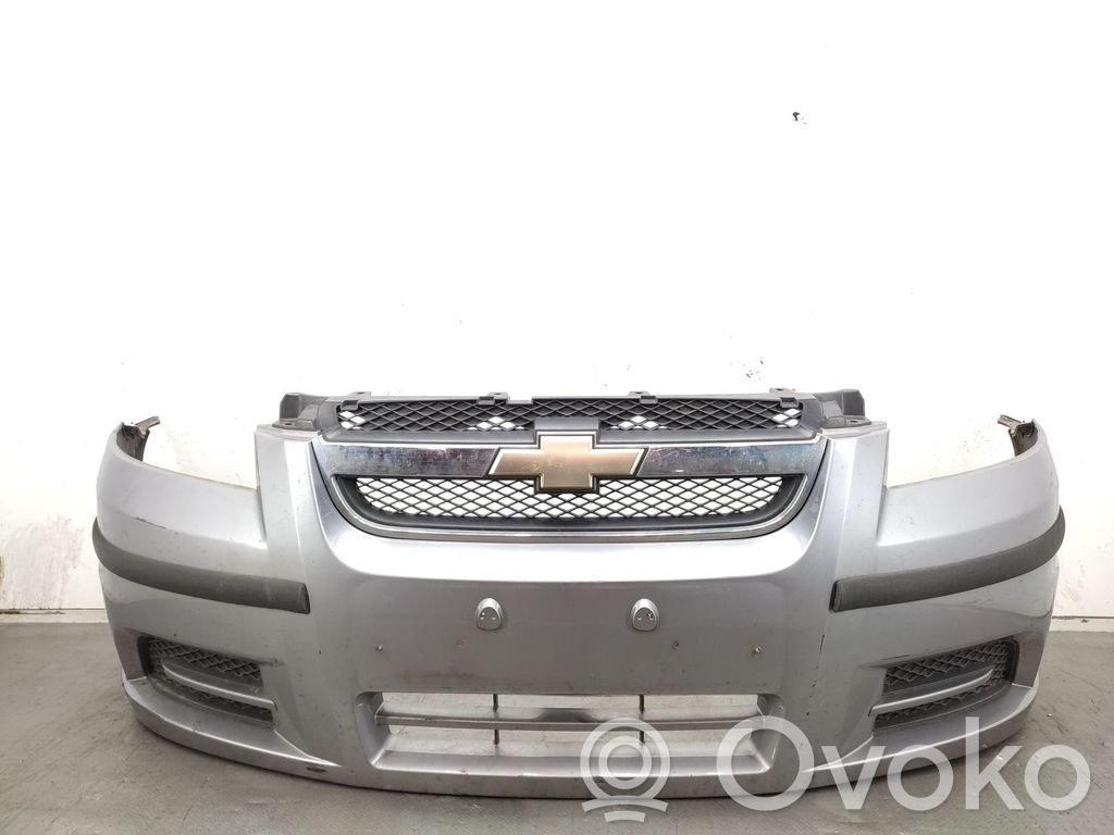 Chevrolet Aveo Parachoques delantero 