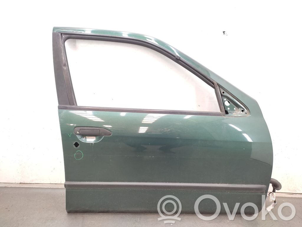 Nissan Primera Puerta delantera 