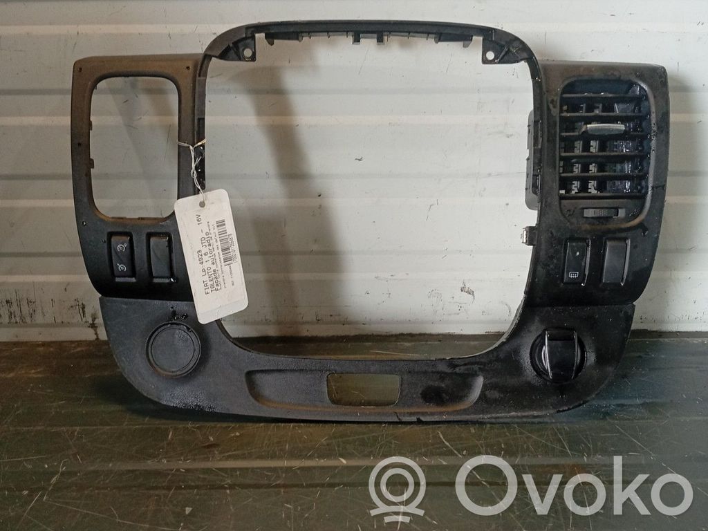 Fiat Talento Mascherina unità principale autoradio/GPS 