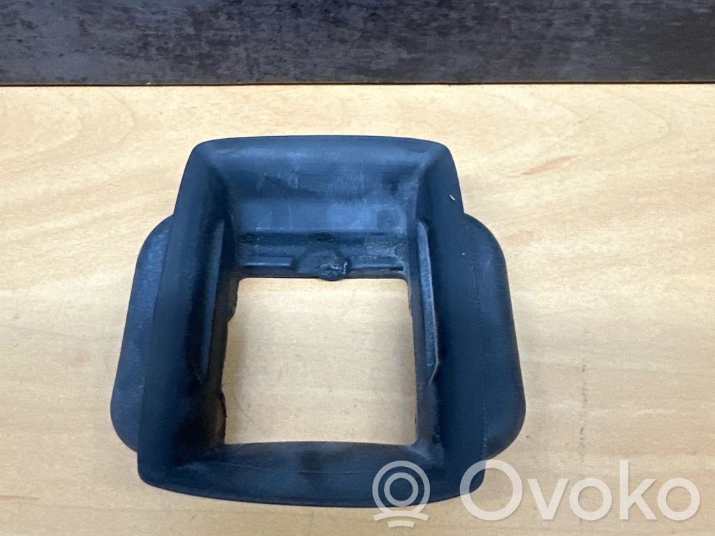 BMW 5 E60 E61 Etuoven pidätin 