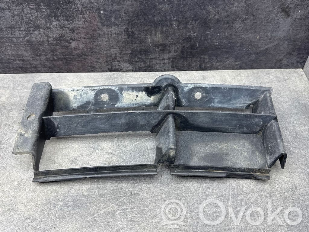 Front bumper lower grill   8235642