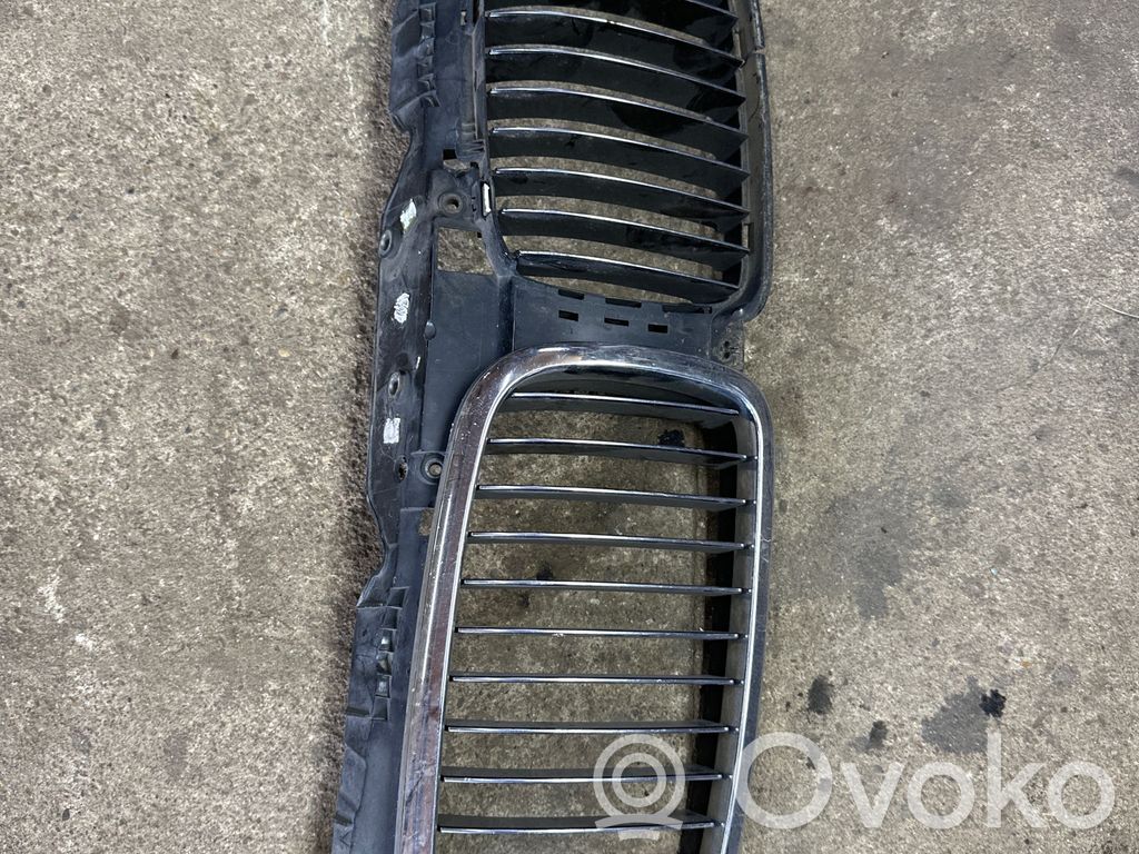BMW 7 E65 E66 Grotelės priekinės 