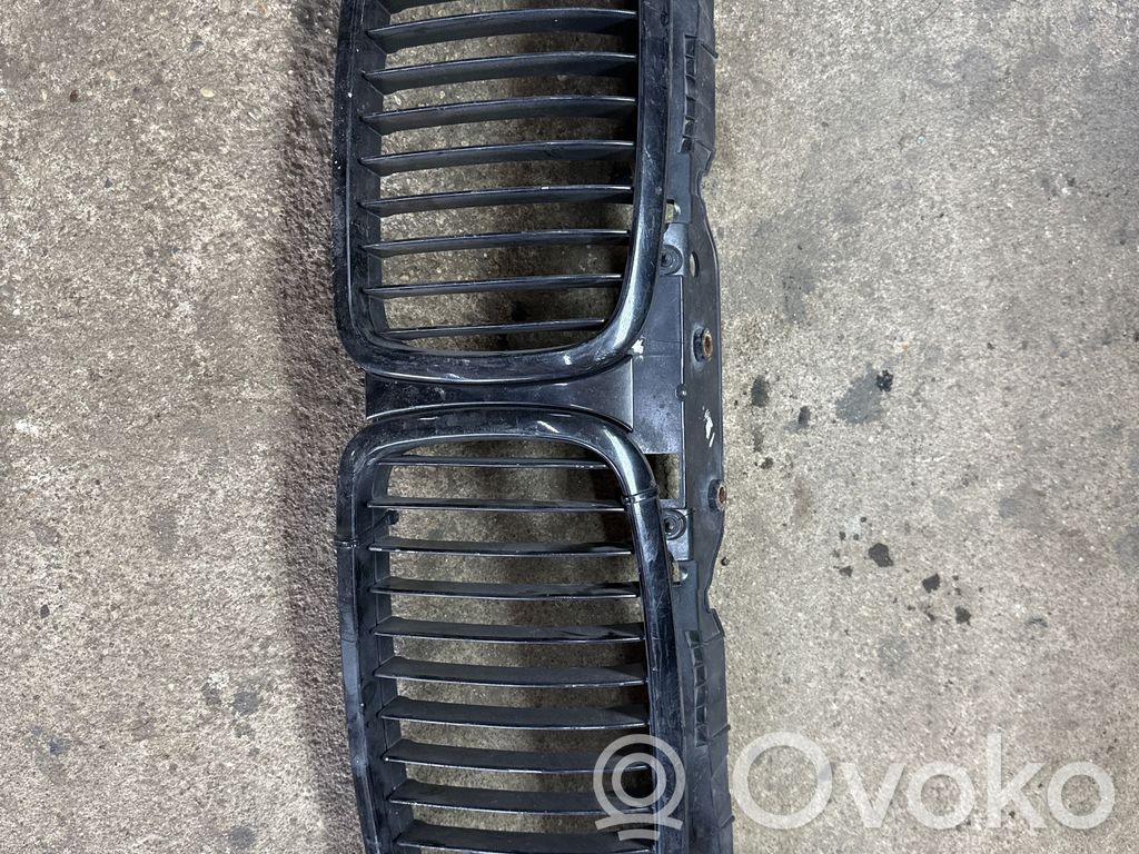 BMW 7 E65 E66 Priekšējais režģis 