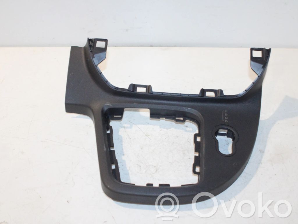 Renault Kangoo II Ramă consolă centrală 