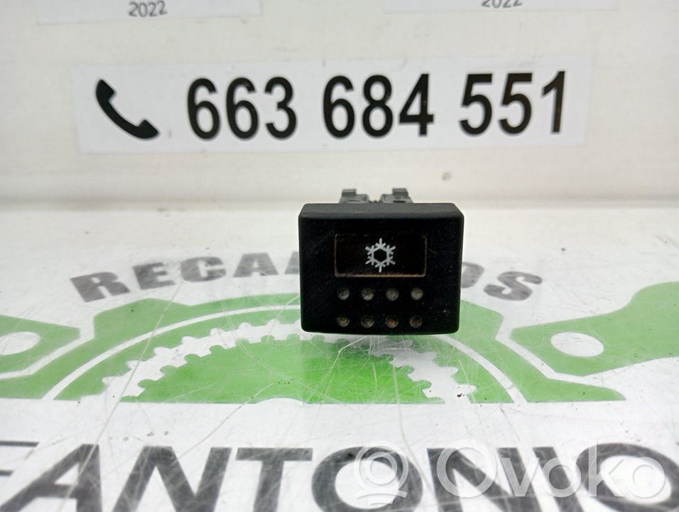 Nissan Atleon Otros interruptores/perillas/selectores 