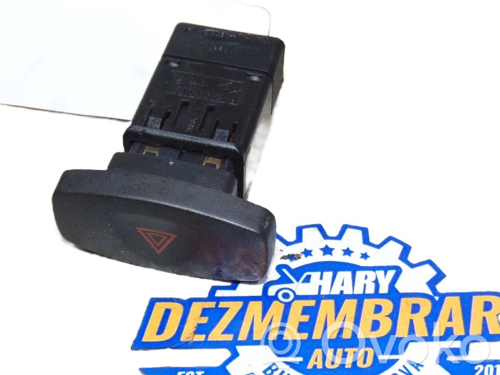 Dacia Duster Hazard light switch 