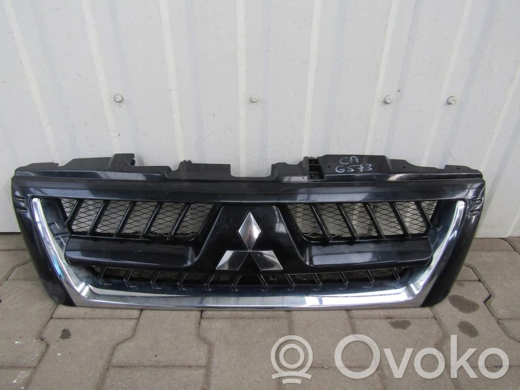Mitsubishi Pajero Parachoques delantero 