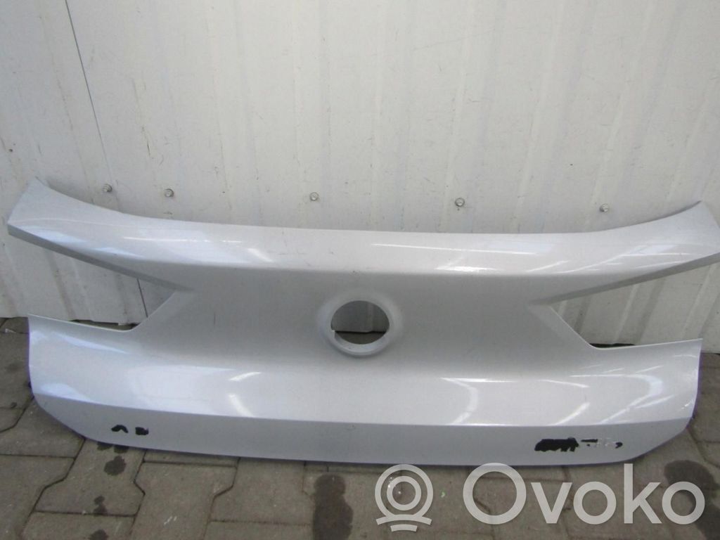 BMW X2 F39 Takaluukun rekisterikilven valon palkki 