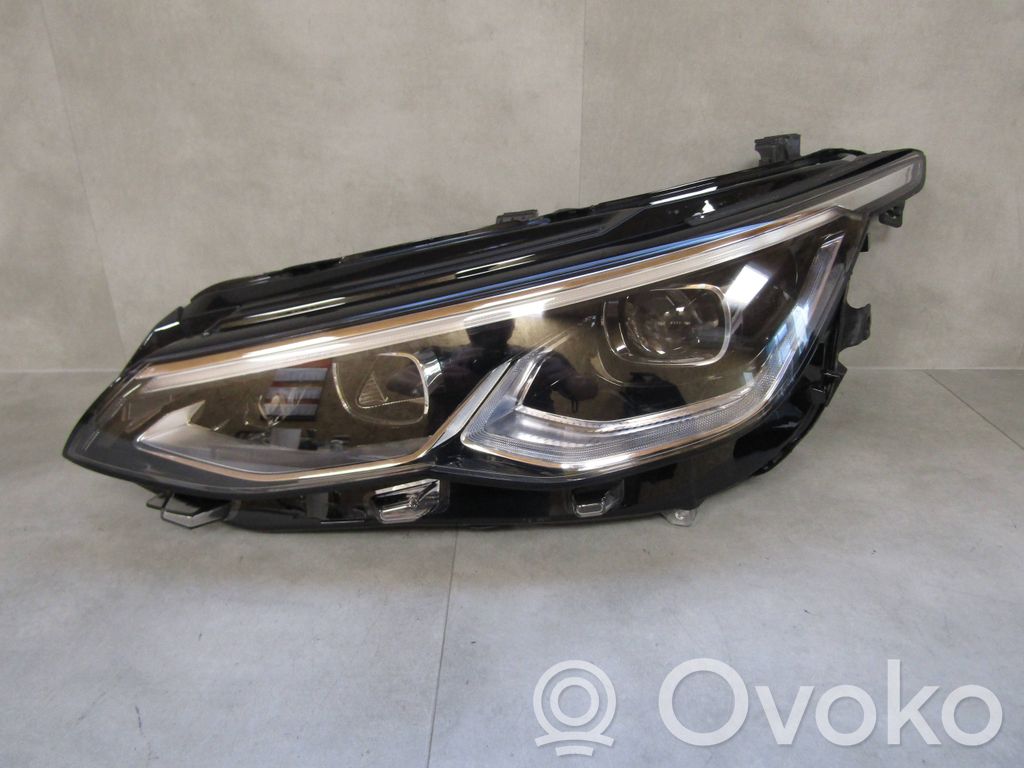 Volkswagen Golf VIII Lampa przednia 