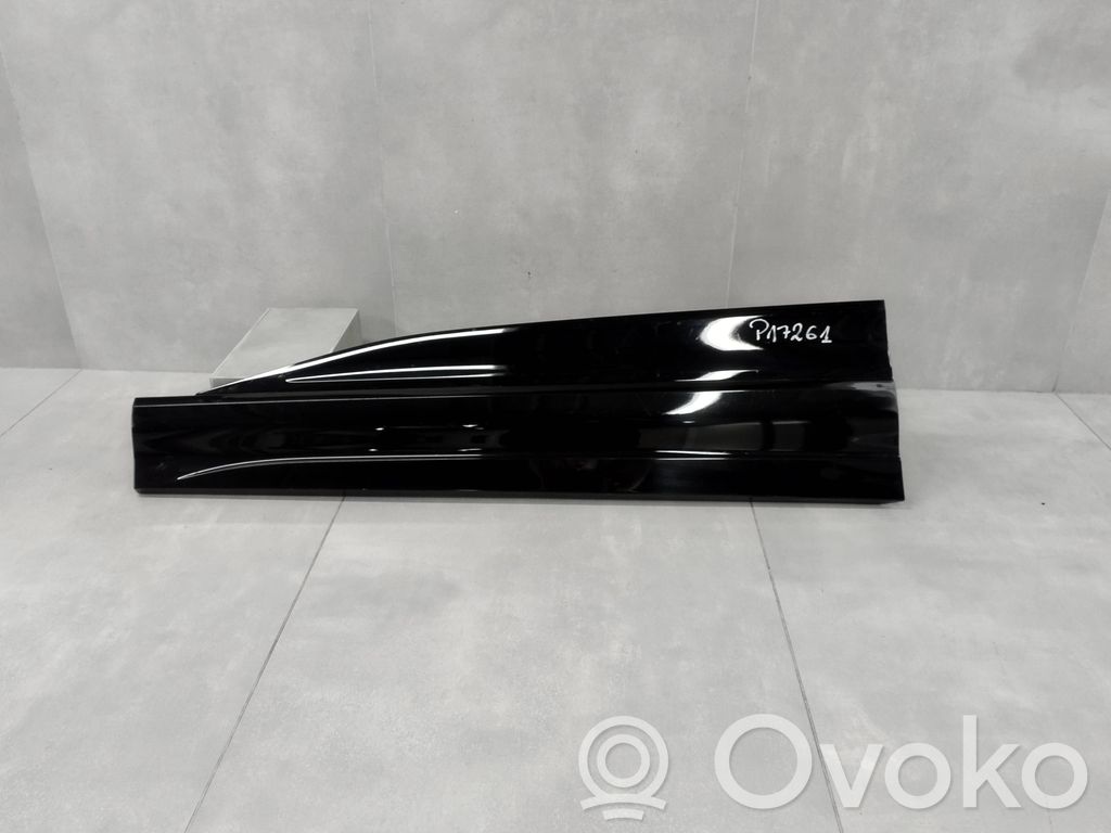 Audi Q6 e-tron Takaoven lista (muoto) 