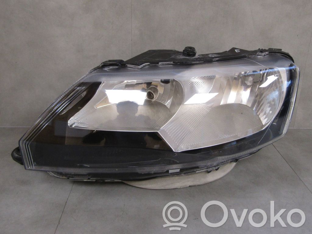 Skoda Rapid (NH) Lampa przednia 