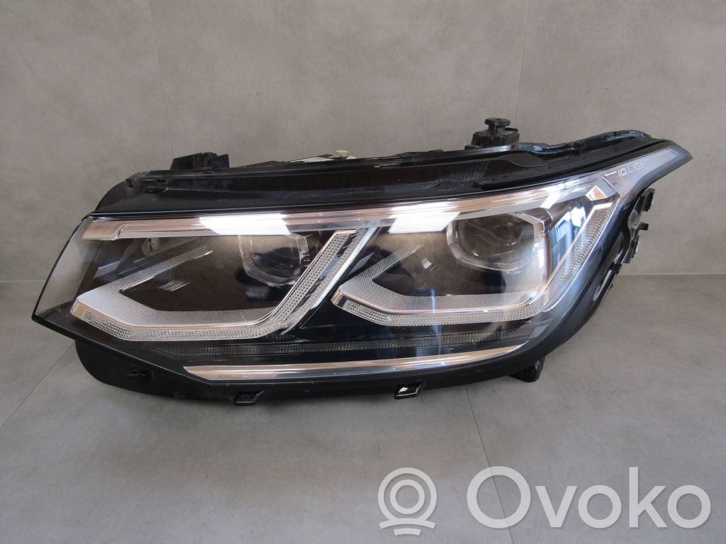 Volkswagen Tiguan Lampa przednia 