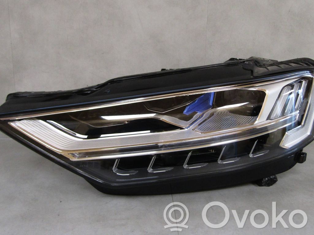 Audi A8 S8 D5 Etu-/Ajovalo 