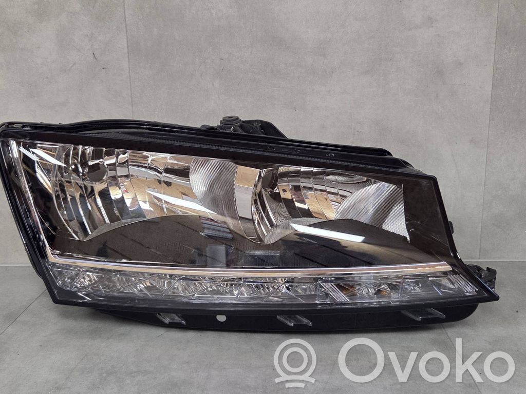 Skoda Fabia Mk4 (6VA) Lampa przednia 