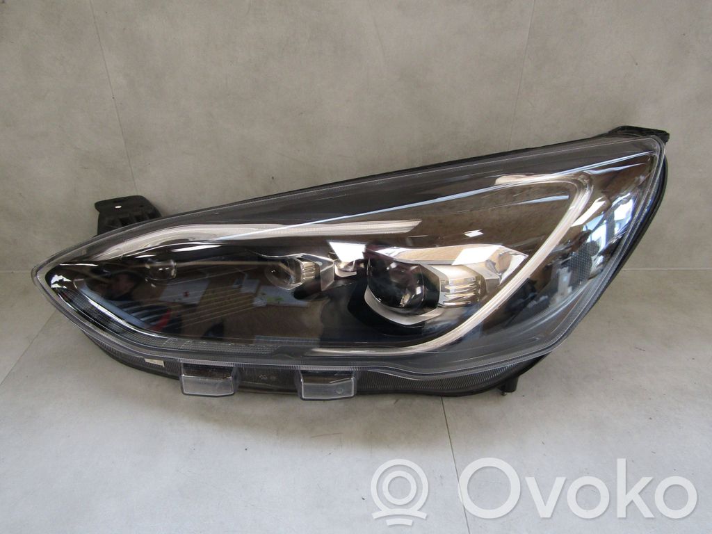 Ford Focus Headlight/headlamp 