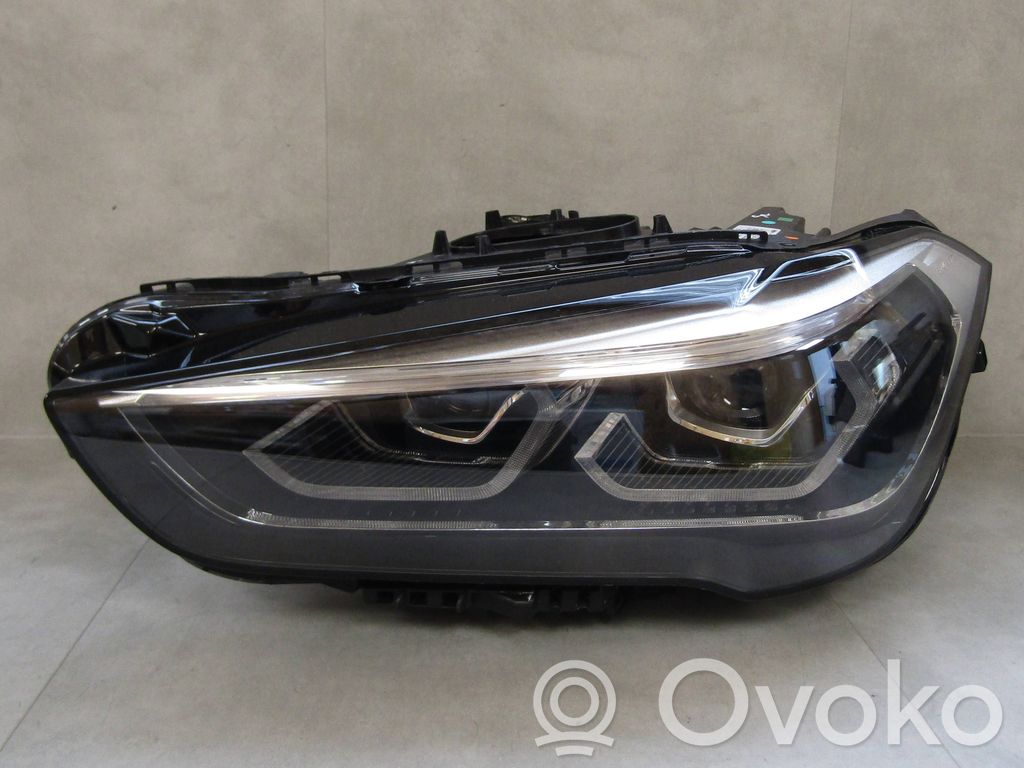 BMW X1 F48 F49 Lampa przednia 