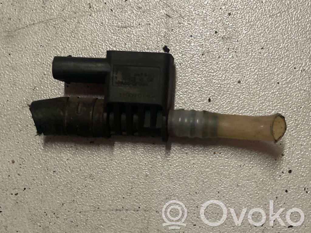 BMW 1 E81 E87 Fuel line pipe 