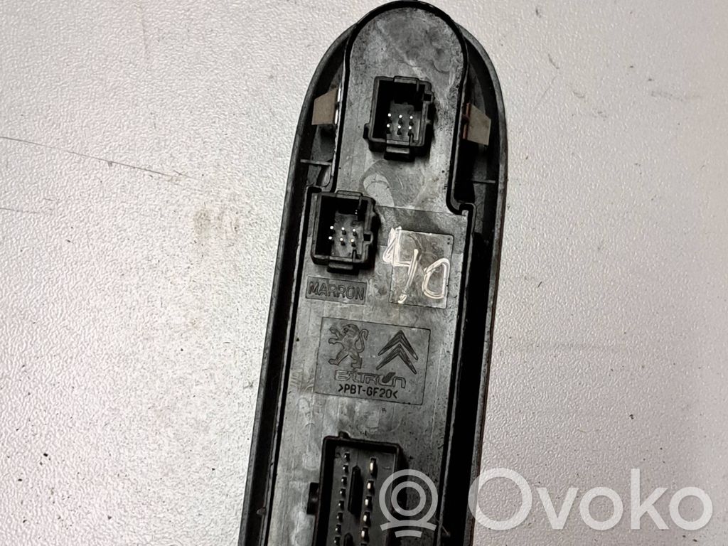 Peugeot 508 Electric window control switch 