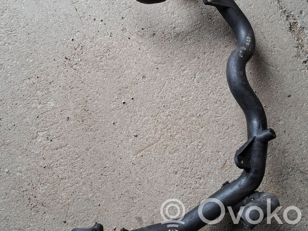 BMW 1 E81 E87 Engine coolant pipe/hose 