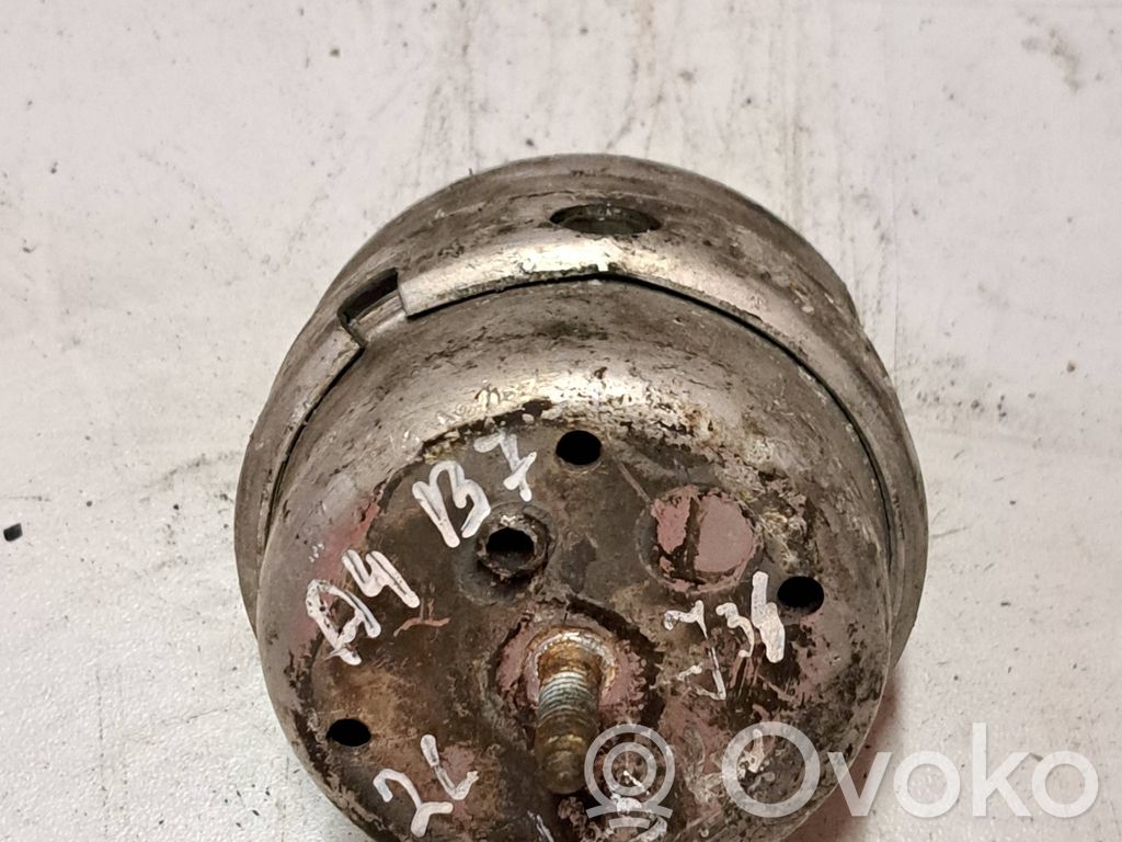 Audi A4 S4 B7 8E 8H Engine mount bracket 