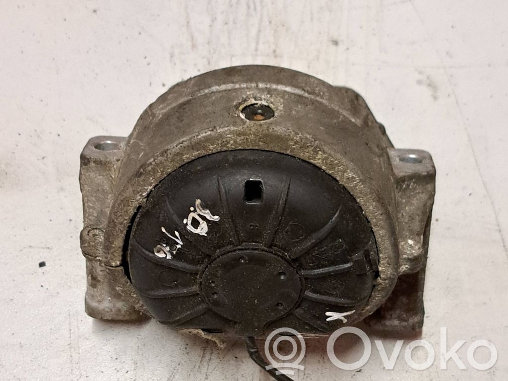 Audi A6 S6 C6 4F Engine mount bracket 