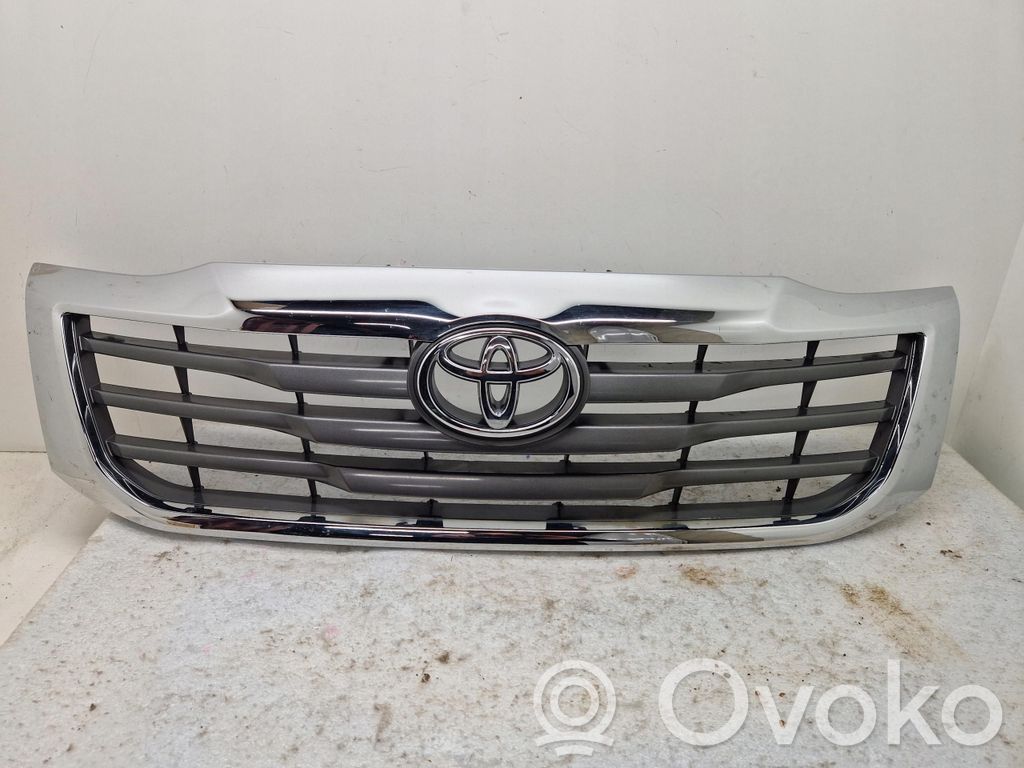 Toyota Hilux (AN10, AN20, AN30) Maskownica / Grill / Atrapa górna chłodnicy 