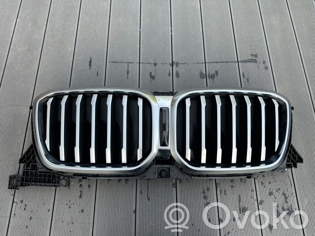 BMW X3 G01 Front bumper upper radiator grill 