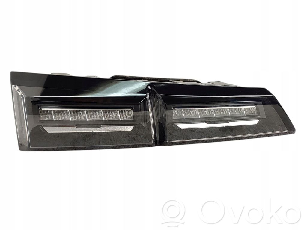Peugeot 308 Lampy tylnej klapy bagażnika 