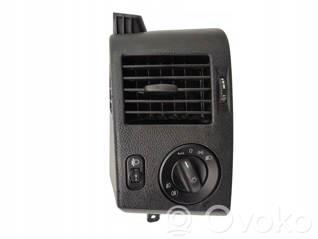 Mercedes-Benz Sprinter W906 Moldura protectora de la rejilla de ventilación lateral del panel 