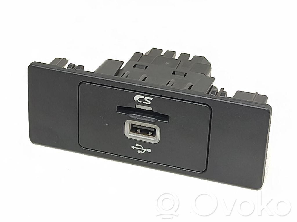 Ford Mondeo MK V AUX in-socket connector 