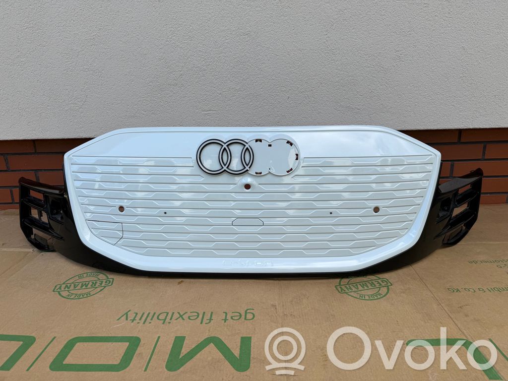 Audi Q6 e-tron Grotelės viršutinės 