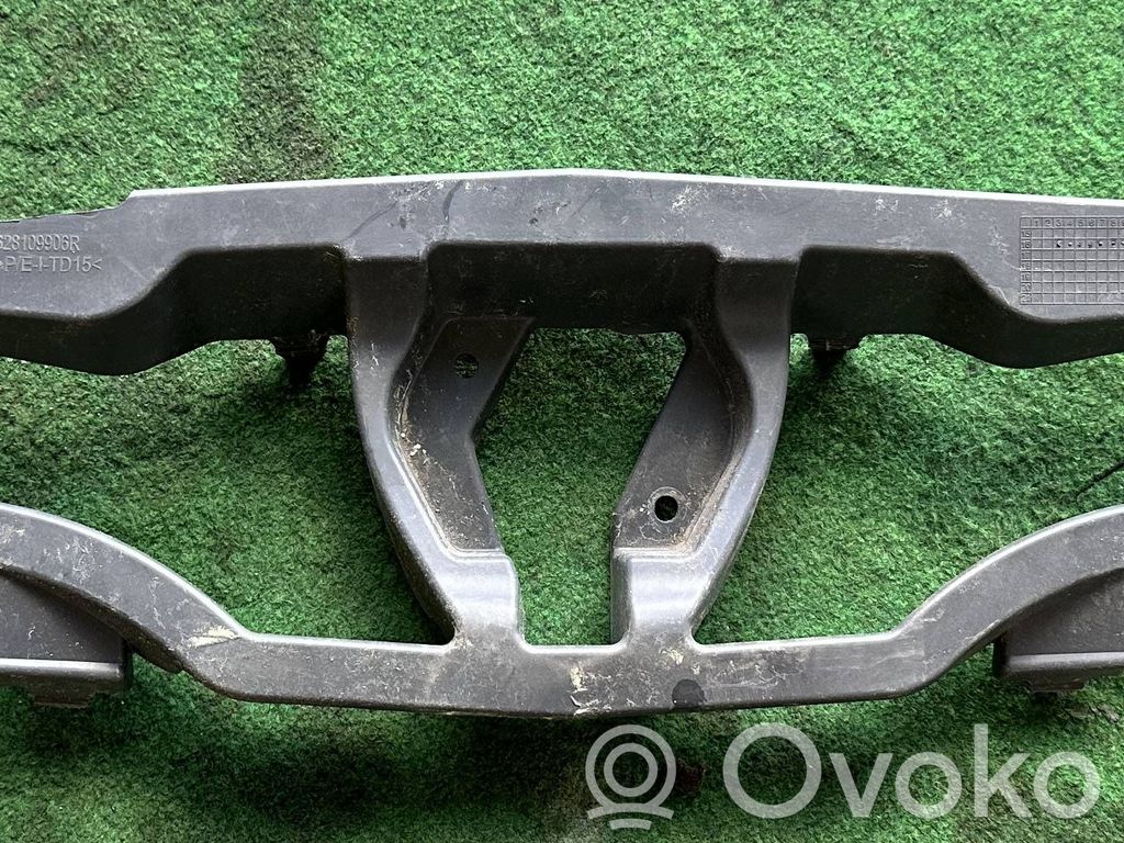 Renault Clio IV Front bumper upper radiator grill 